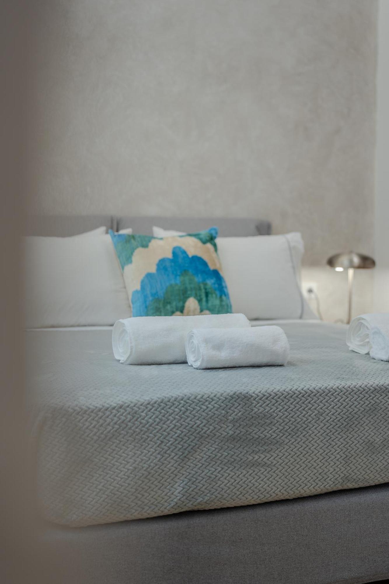 Derouse Othon With Hydromassage Jacuzzi * Athens