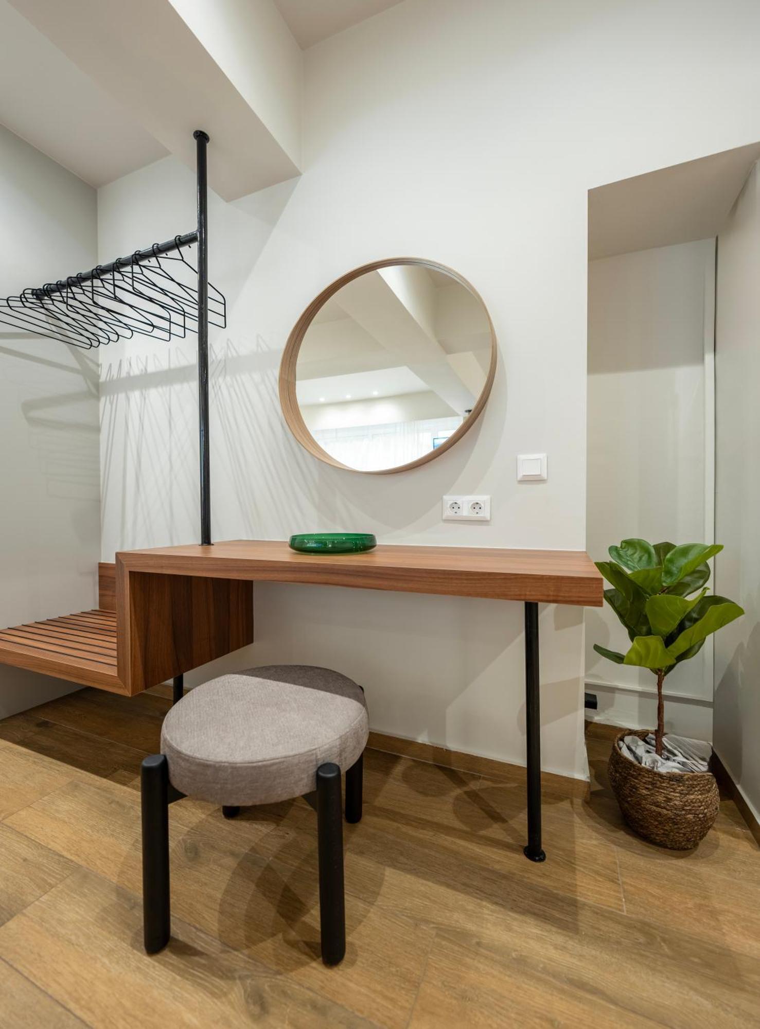 Derouse Othon With Hydromassage Jacuzzi Apartment
